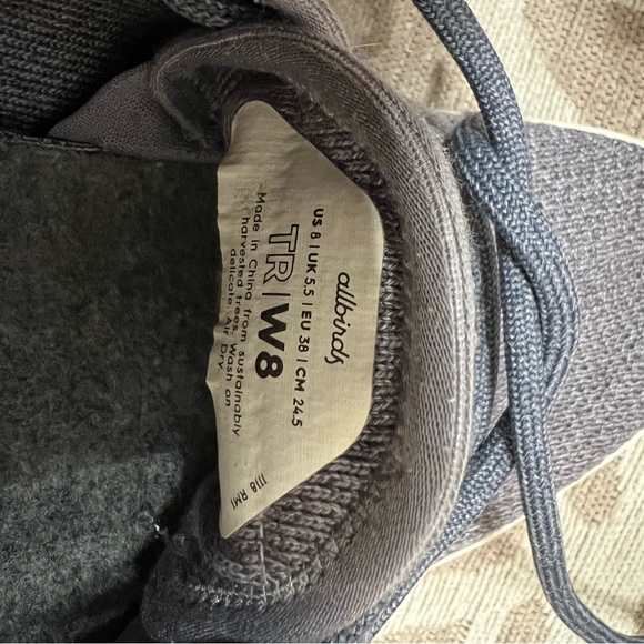 Women’s Allbird Tree Runners, size 8 - Picture 3 of 5